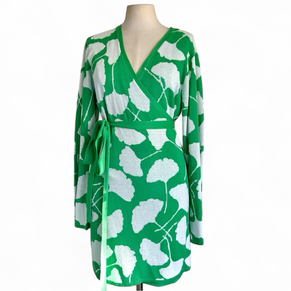 Diane Von Furstenberg Green and White Long Sleeve Wrap Dress